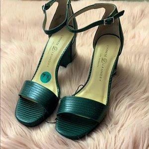 NEW! Chinese Laundry Emerald heels